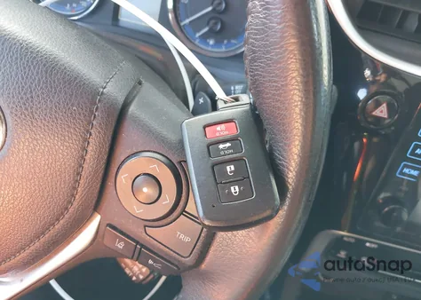 2017 Toyota Corolla Se z USA, uszkodzony, nr VIN 5YFBURHEXHP606859